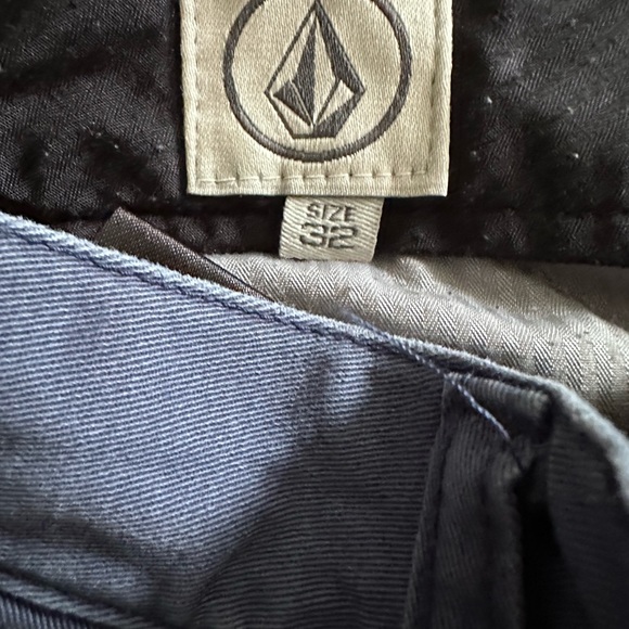 Volcom Shorts 32w - Picture 3 of 3